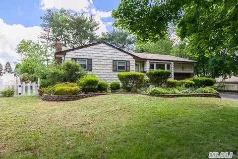 6 Johnson St, Commack, NY 11725 photo 1