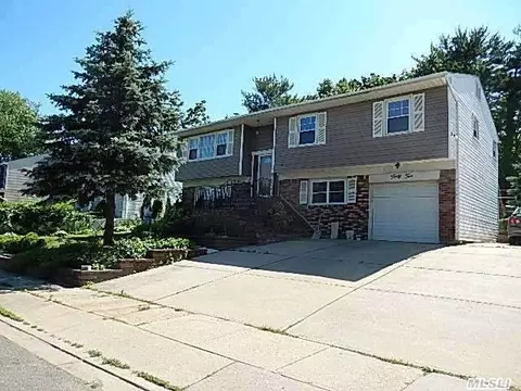 42 W Lane Dr, Plainview, NY 11803 photo 1