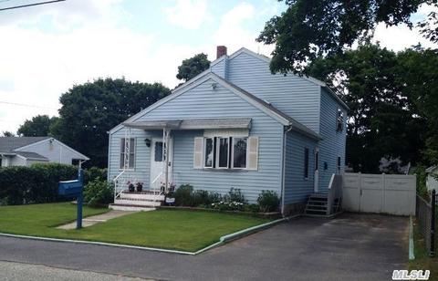 54 N Clinton Ave, Patchogue, NY 11772 photo 1