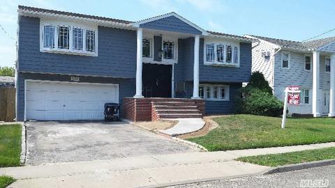 560 Harbor Dr, Cedarhurst, NY 11516 photo 1