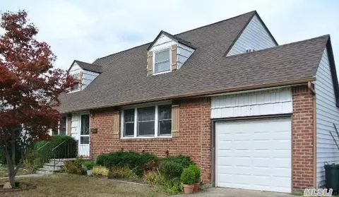 26 Ontario Ave, Plainview, NY 11803 photo 1