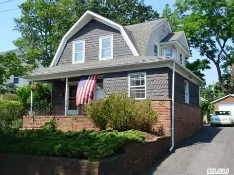 55 Frederick Ave, Freeport, NY 11520 photo 1