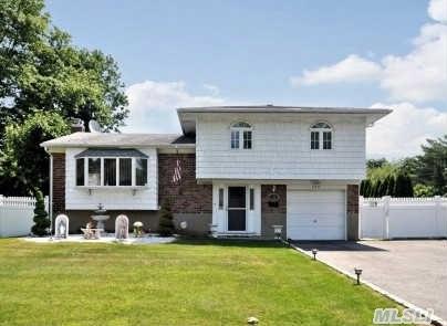 352 Townline Rd, Commack, NY 11725 photo 1