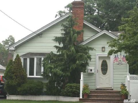 1885 Carleton Pl, Baldwin, NY 11510 photo 1
