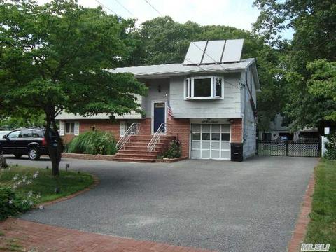 67 40th St, Islip, NY 11751 photo 1