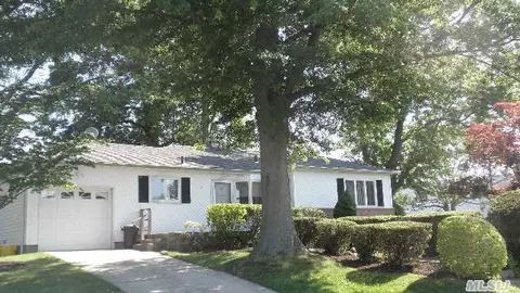 6 Hope Ct, Plainview, NY 11803 photo 1