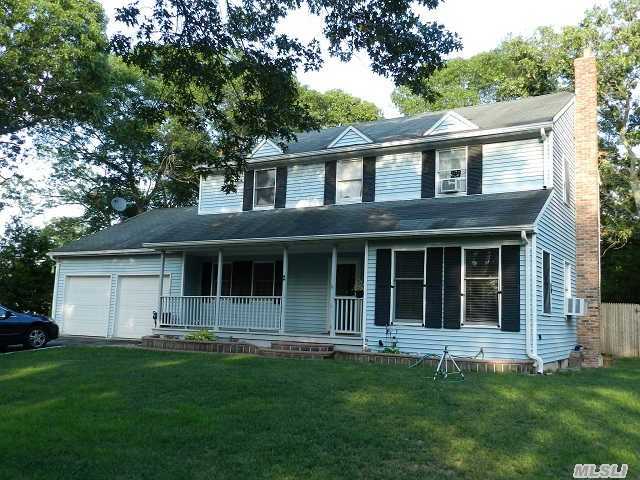 2 Eileen Ct, Coram, NY 11727 photo 1