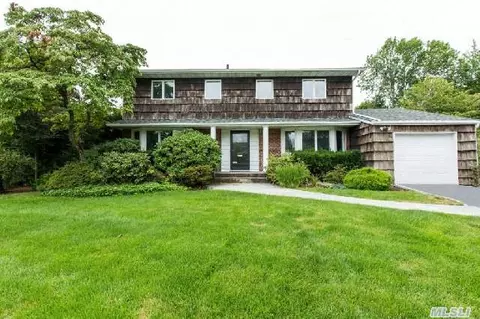 1 Niagara Dr, Jericho, NY 11753 photo 1