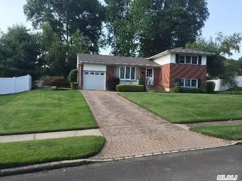 7 Wayne Pl, Commack, NY 11725 photo 1