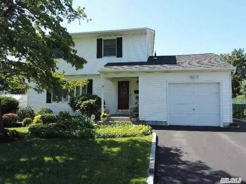 12 Seminole Dr, Commack, NY 11725 photo 1