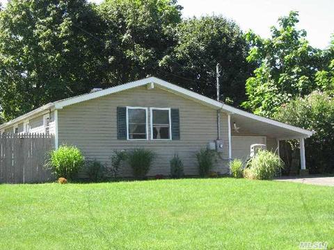 10 Hackmatac St, Central Islip, NY 11722 photo 1