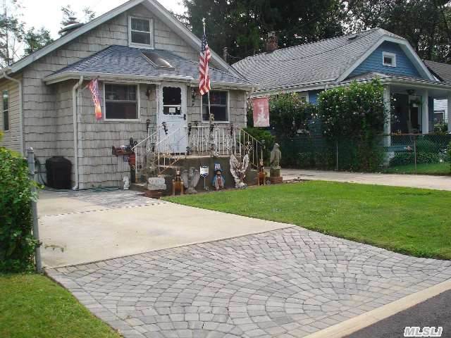 136 Beverly Rd, Babylon, NY 11702 photo 1