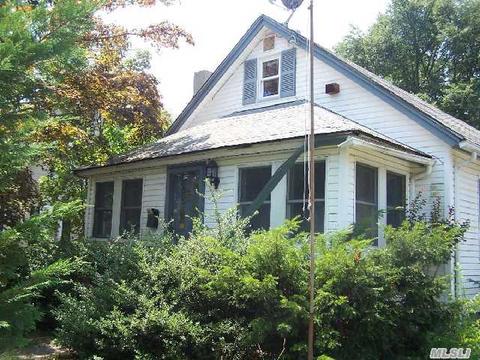 14 Washington Ave, Patchogue, NY 11772 photo 1