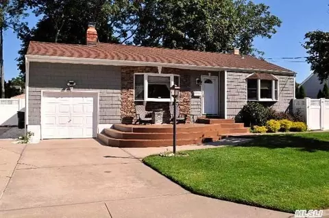 11 45th St, Islip, NY 11751 photo 1