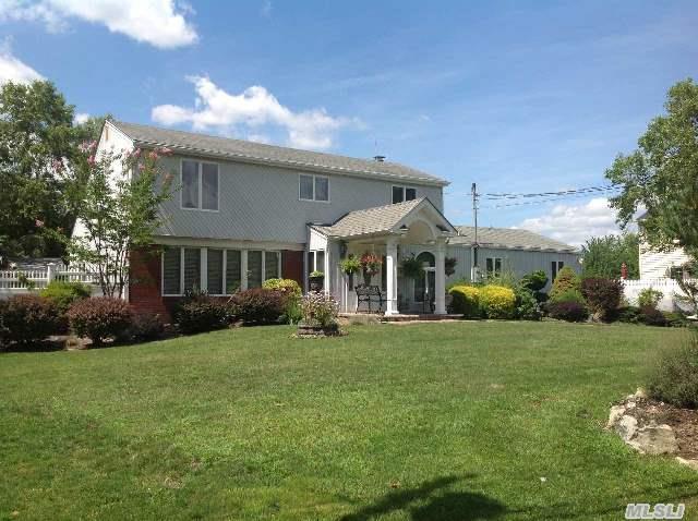 370 Smith Ave, Islip, NY 11751 photo 1
