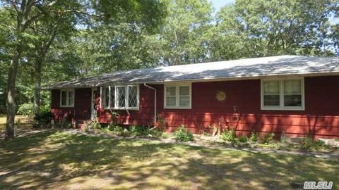 93 Seaside Ave, Patchogue, NY 11772 photo 1
