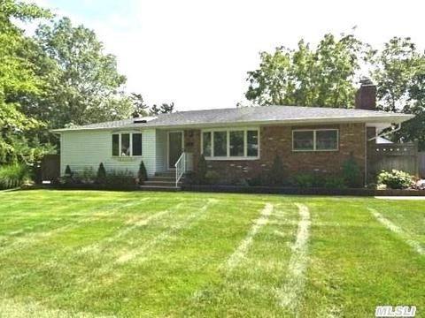 1 Kevin Rd, Commack, NY 11725 photo 1