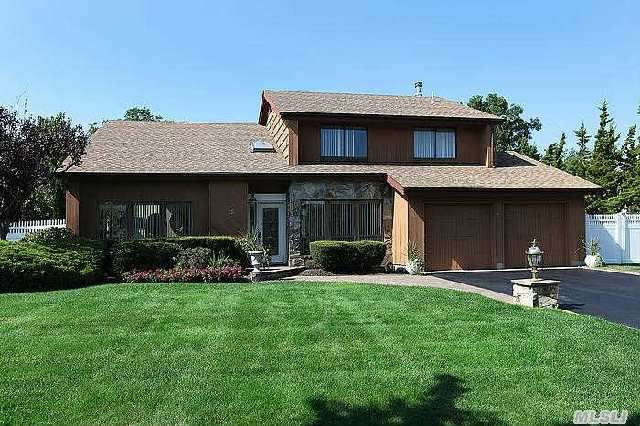 22 Chardonnay Rd, Commack, NY 11725 photo 1