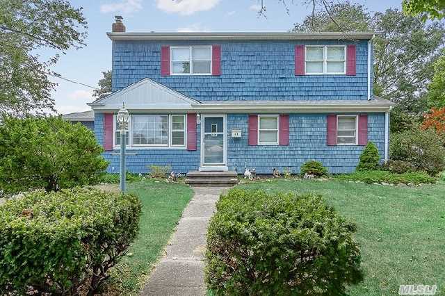 43 Herbert Cir, Patchogue, NY 11772 photo 1