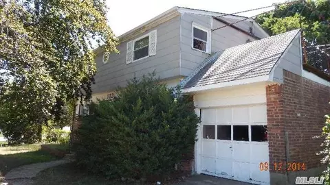 173 Floral Ave, Plainview, NY 11803 photo 1