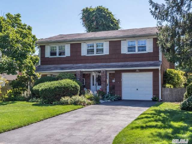 2 Freedom Ct, Babylon, NY 11702 photo 1