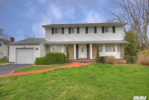 17 Niagara Dr, Jericho, NY 11753 photo 1