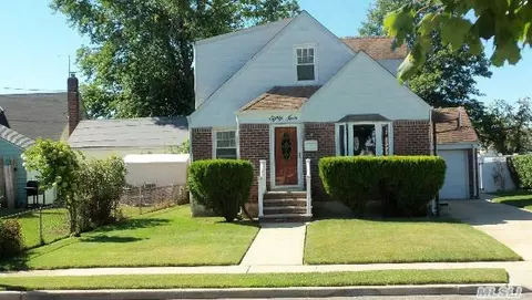 83 Ruby St, Elmont, NY 11003 photo 1