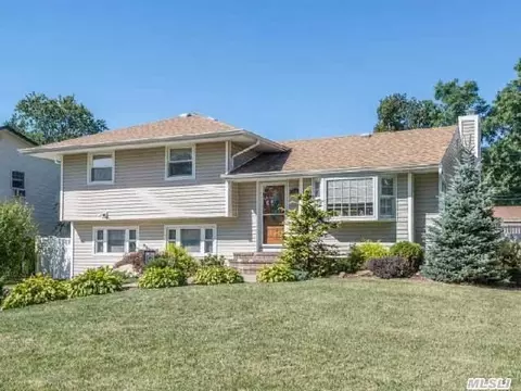 26 Roxbury Dr, Commack, NY 11725 photo 1