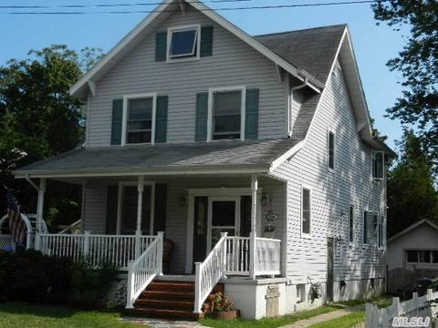 694 Thomas Ave, Baldwin, NY 11510 photo 1