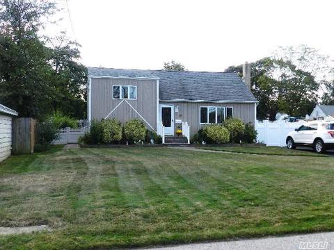 20 Watson Pl, Islip, NY 11751 photo 1