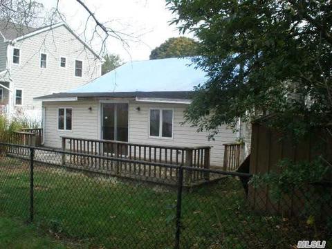 4 Pine Walk, Patchogue, NY 11772 photo 1