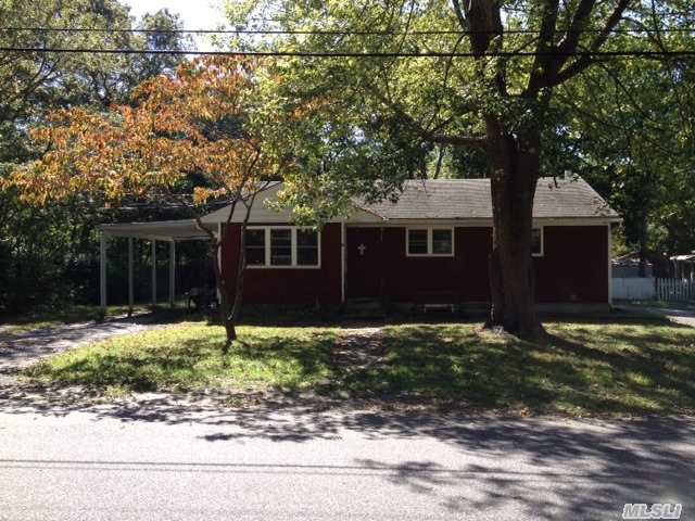 10 Poncho Dr, Mastic, NY 11950 photo 1