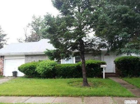 21 Commander Ave, Hempstead, NY 11550 photo 1