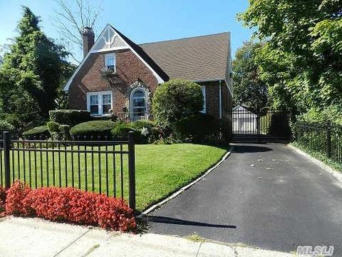 56 Locust Ave, Islip, NY 11751 photo 1