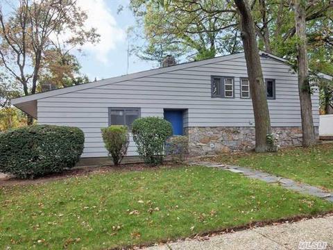 1004 Barth Dr, Baldwin, NY 11510 photo 1
