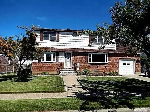 42 Ontario Ave, Plainview, NY 11803 photo 1