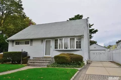 35 Downs Rd, Hempstead, NY 11550 photo 1