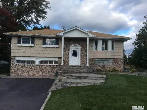9 Pheasant Dr, Commack, NY 11725 photo 1