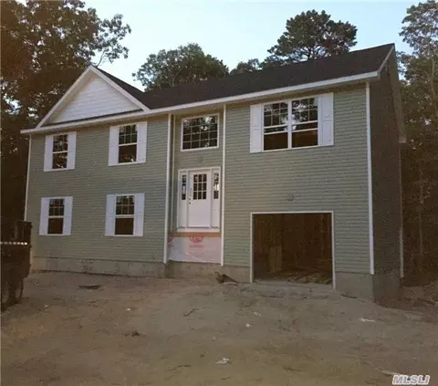 141 Franklin Ave, Mastic, NY 11950 photo 1
