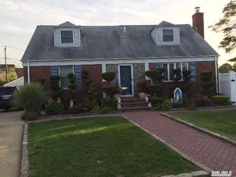 848 Harbor Cir, Baldwin, NY 11510 photo 1