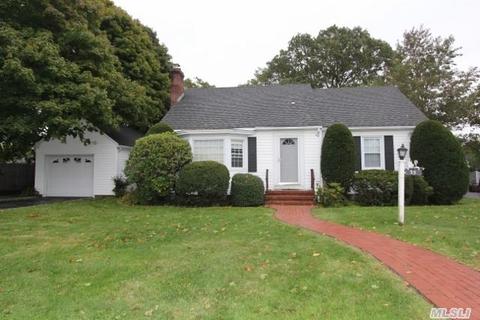 35 Walnut Ave, Patchogue, NY 11772 photo 1