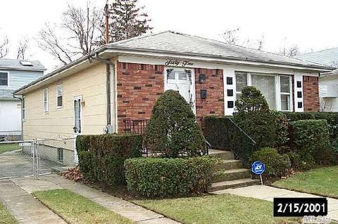 65 Wright Ave, Lynbrook, NY 11563 photo 1