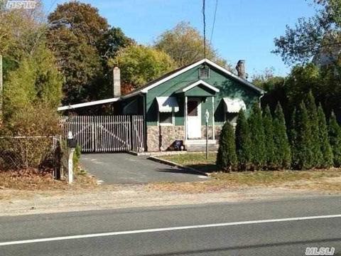 534 Riverleigh Ave, Riverhead, NY 11901 photo 1