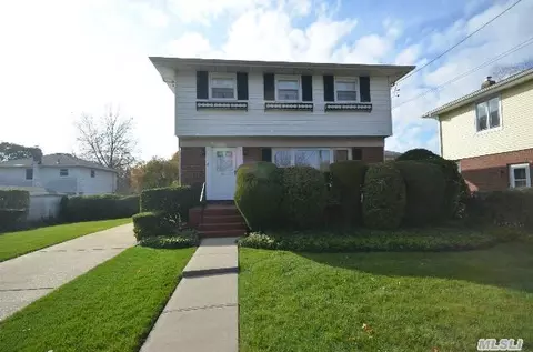 41 Boylston St, Hempstead, NY 11550 photo 1