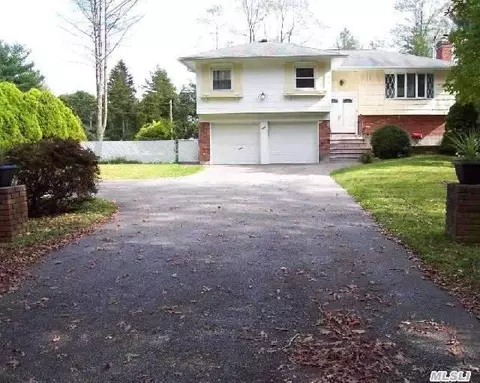 131 Harned Rd, Commack, NY 11725 photo 1