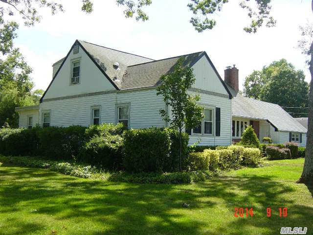 59 Gillette Ave, Patchogue, NY 11772 photo 1