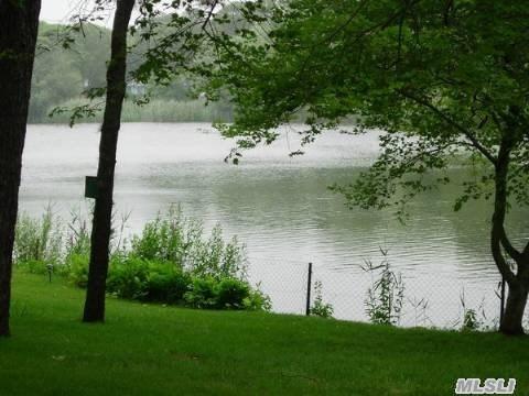860 Pondview Rd, Riverhead, NY 11901 photo 1