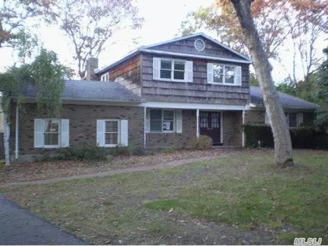9 Harbor Rd, Hampton Bays, NY 11946 photo 1