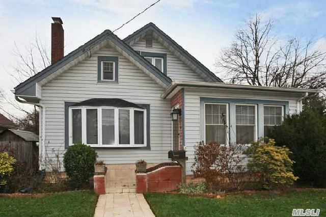2023 Pine St, Baldwin, NY 11510 photo 1