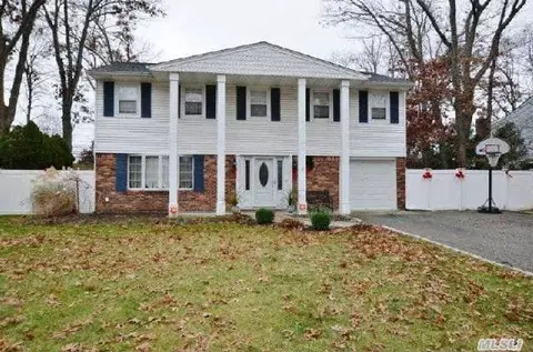 44 Pinewood Dr, Commack, NY 11725 photo 1